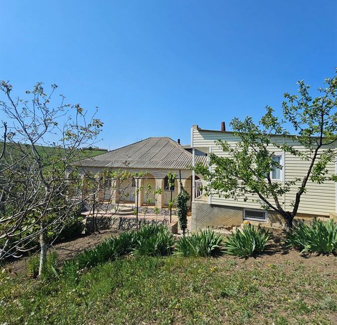 06ea576e4cf3dd2a806ebb4e7b51d403