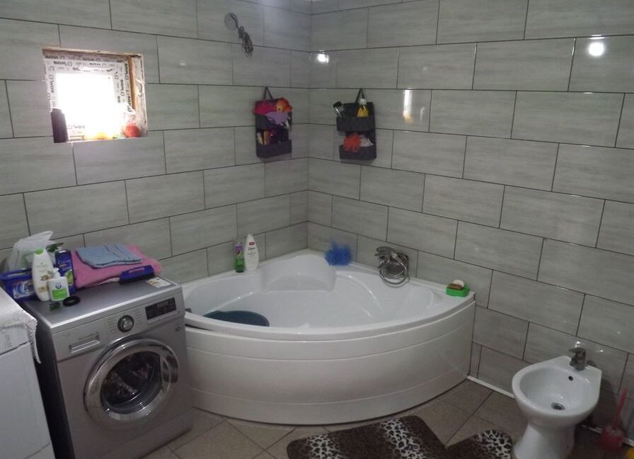 fd492b7a3128d4573f44f52f5caed915